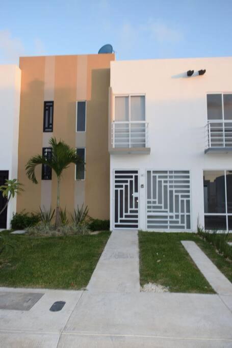 Casa Kuxtal Apartment Плая дел Кармен Екстериор снимка
